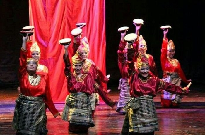 Tari Piring